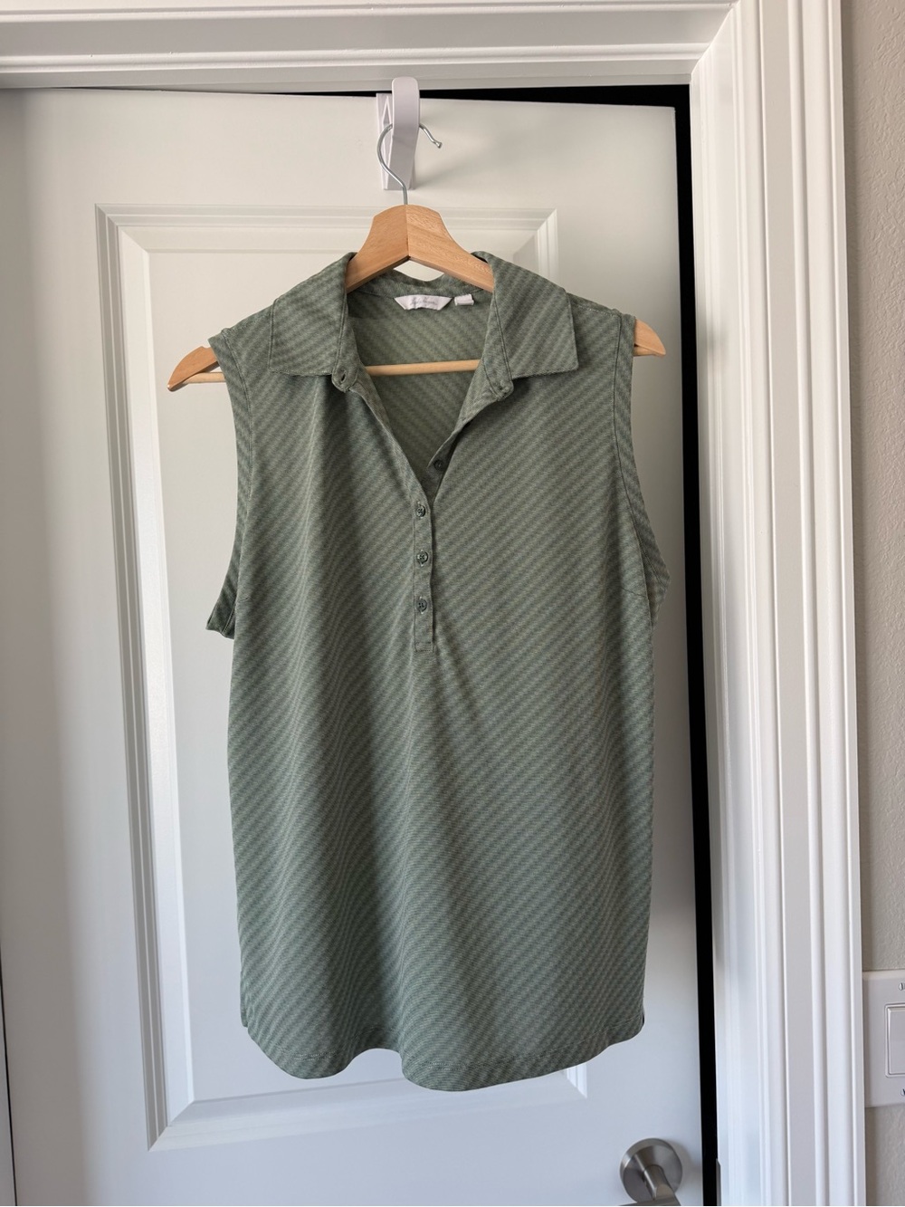 Lady Hagen Sleeveless Collared Golf Polo Top in Sage Green